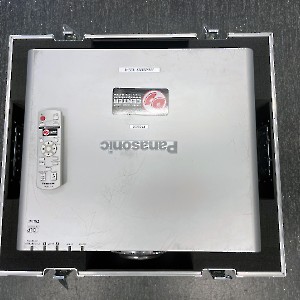 Panasonic PT-D6000ES - 950 €